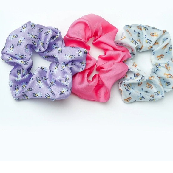 Bluey Girls Sunglasses and Scrunchies 2-Piece Set, Pink - Picture 2 of 4